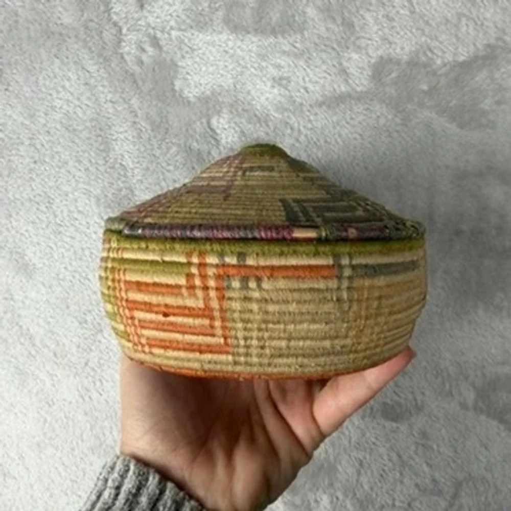Handwoven basket Trinket Box‎ Lid Colorful Geometric Pattern Small Organizer
